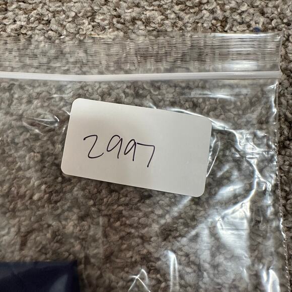 DKNY Women's Sleeveless 1/2 Placket Ruffle Trim Blouse Size M In Navy - Picture 7 of 7